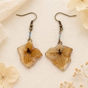 Paire de boucles d'oreilles en hortensia à fleurs plates