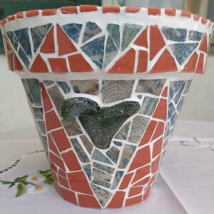 Pot de fleurs en mosaïque tête de bélier