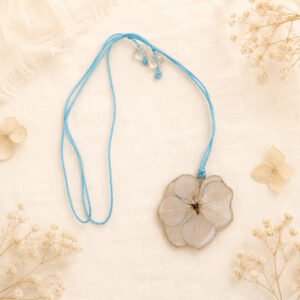 Collier bohème hortensia boule fleur doublée