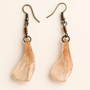 Paire de boucles d'oreilles avec de véritables pétales de laurier rose séchés et résinés